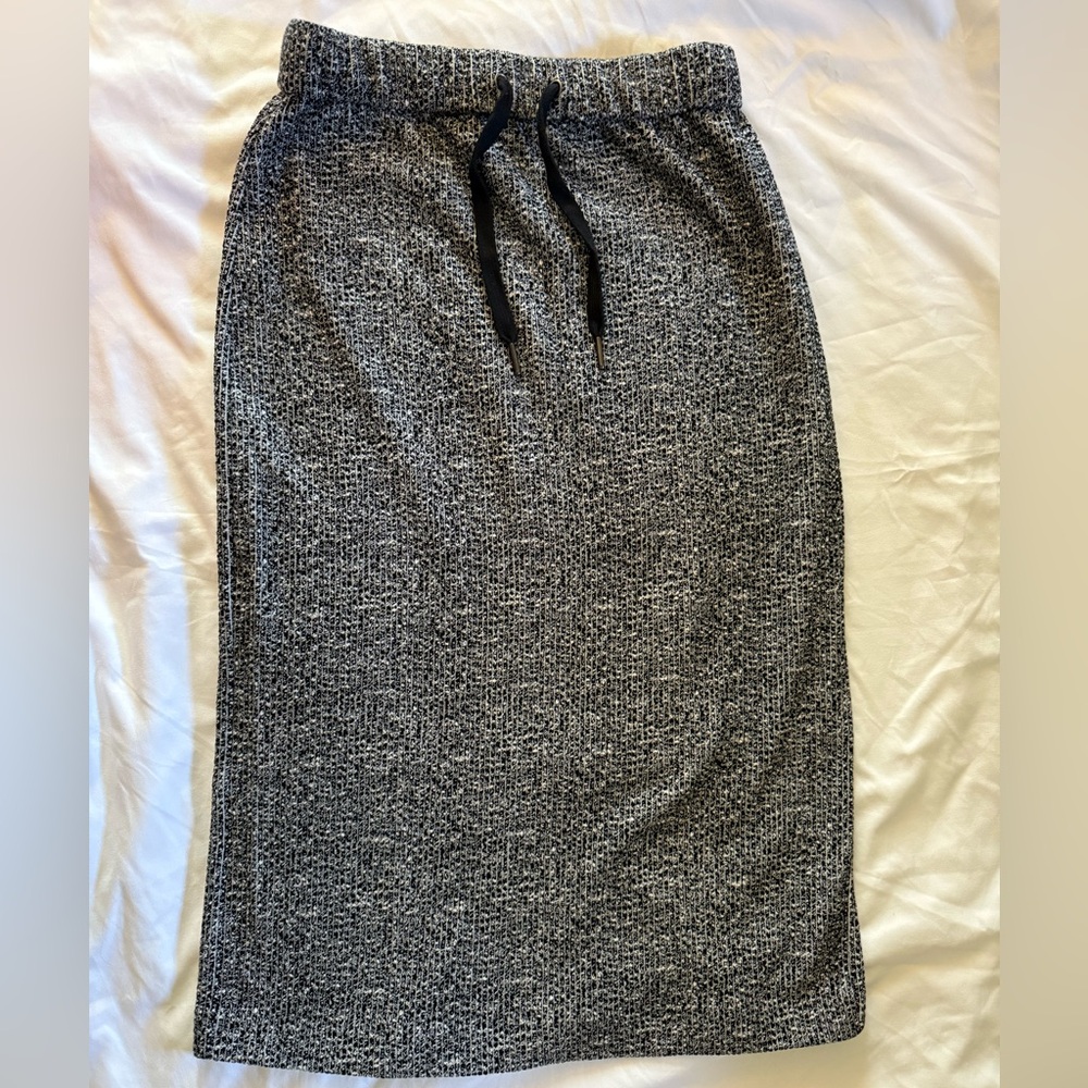 Women’s midi skirt size xs